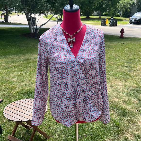 Worthington size small top V neck front cross wrap 100% Polyester light and airy - Picture 1 of 11